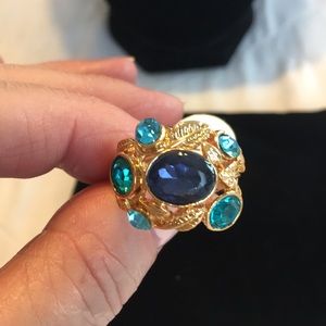 Blue Crystal Goldtone Ring Size 7 NWOT